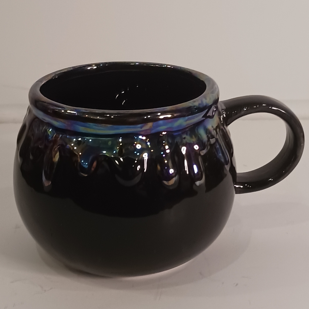 Cauldron mug dripping